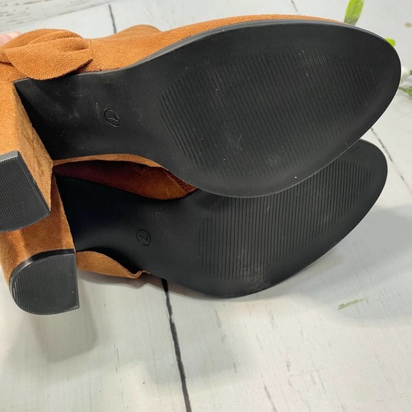 Women's Camel Ankle Boots with Ruffles (Size 7) - Picture 10 of 13